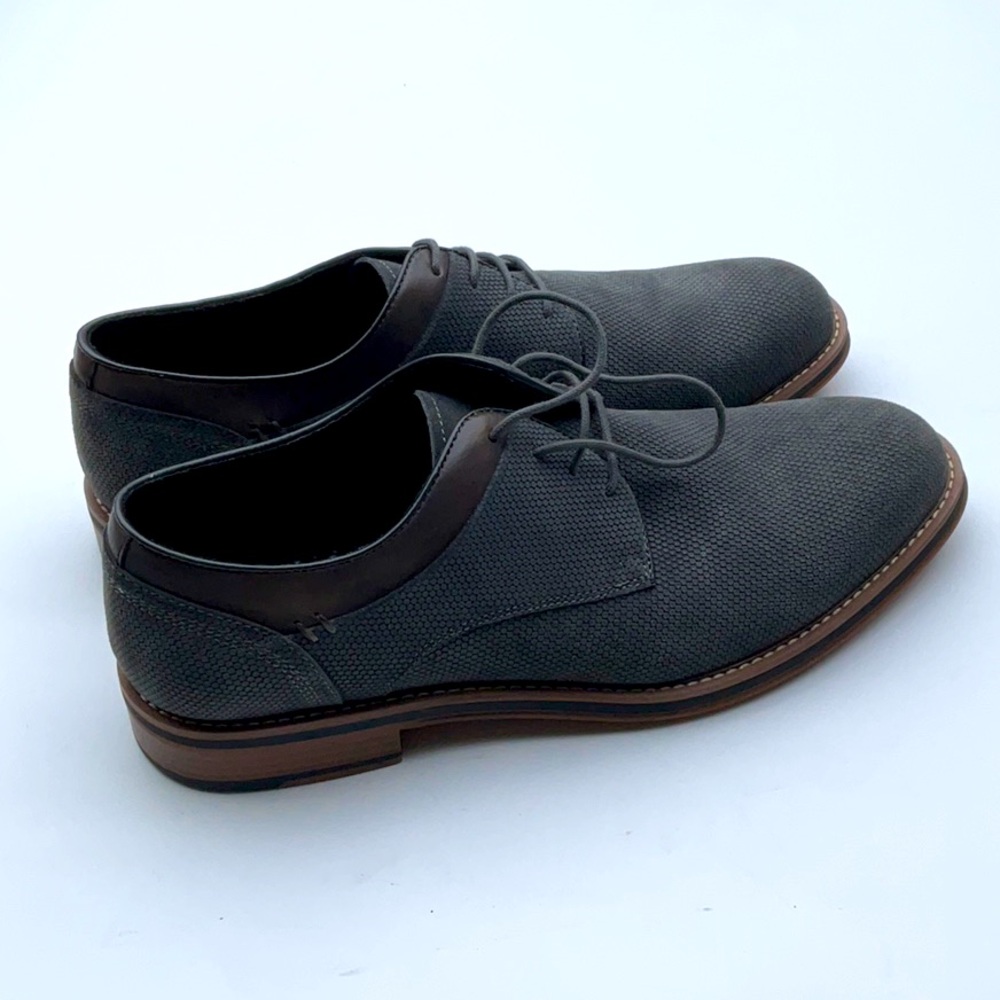 Joseph Abboud Gray Oxfords with Premium Leather and Classic Design - Size 9